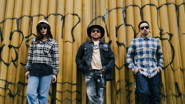 SUN OF MONDAY Luncurkan Single ke-2 Bertajuk 'Why, U?', Padukan Sound Analog dan Digital-nexzine.id SUN OF MONDAY Luncurkan Single ke-2 Bertajuk 'Why, U?', Padukan Sound Analog dan Digital-nexzine.id