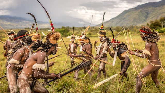 Destinasi Wisata Alam Terpopuler di Papua yang Wajib Dikunjungi-nexzine.id