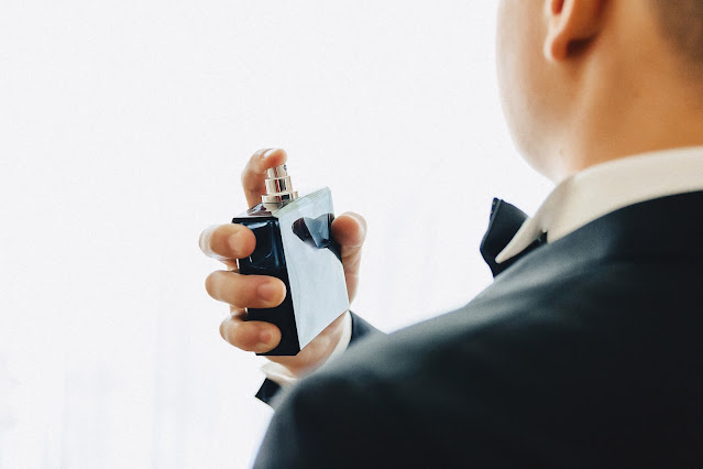 10 Cara Membuat Parfum Tahan Lama di Badan: Rahasia Wangi Seharian-nexzine.id 10 Cara Membuat Parfum Tahan Lama di Badan: Rahasia Wangi Seharian-nexzine.id