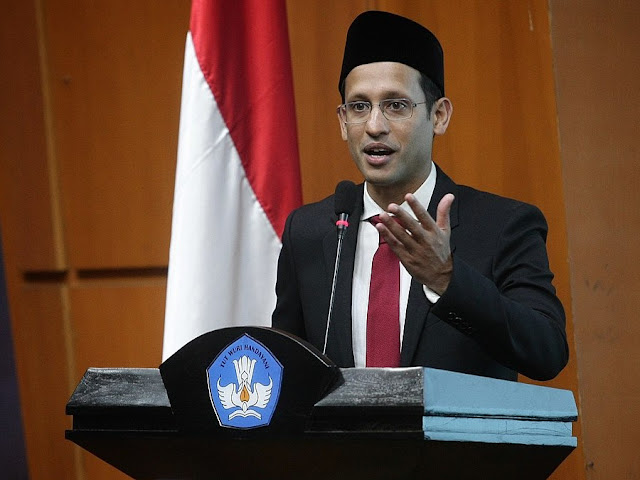 Nadiem Makarim Siap Bantu Kejagung Usut Dugaan Korupsi Laptop Rp 9,9 Triliun, Didampingi Hotman Paris-nexzine.id Nadiem Makarim Siap Bantu Kejagung Usut Dugaan Korupsi Laptop Rp 9,9 Triliun, Didampingi Hotman Paris-nexzine.id