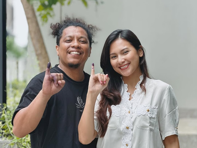 Indah Permatasari Beri Respons Bijak Usai Ibunda Sindir Arie Kriting soal Mobil Bekas dan Rumah Cicil-nexzine.id Indah Permatasari Beri Respons Bijak Usai Ibunda Sindir Arie Kriting soal Mobil Bekas dan Rumah Cicil-nexzine.id
