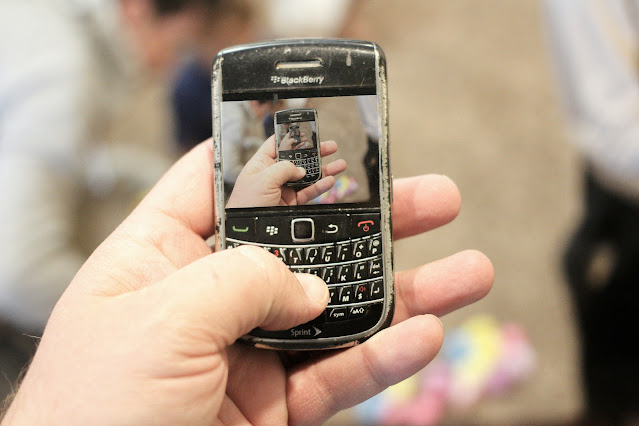 Evolusi Desain Smartphone dalam 20 Tahun Terakhir: Dari Tombol Fisik hingga Layar Lipat-nexzine.id Evolusi Desain Smartphone dalam 20 Tahun Terakhir: Dari Tombol Fisik hingga Layar Lipat-nexzine.id