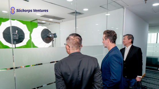 Kunjungan Slickorps Ventures ke Jakarta: Bersama Otto Media Menjelajahi Peluang Baru AI Finansial di Asia Tenggara-nexzine.id Kunjungan Slickorps Ventures ke Jakarta: Bersama Otto Media Menjelajahi Peluang Baru AI Finansial di Asia Tenggara-nexzine.id