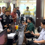 Heboh! Wamenaker Gerebek Perusahaan di Pekanbaru karena Tahan Ijazah 12 Karyawan