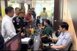 Heboh! Wamenaker Gerebek Perusahaan di Pekanbaru karena Tahan Ijazah 12 Karyawan