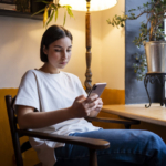 10 Kesalahan Chatting Saat PDKT yang Bikin Ilfeel, Wajib Kamu Hindari!