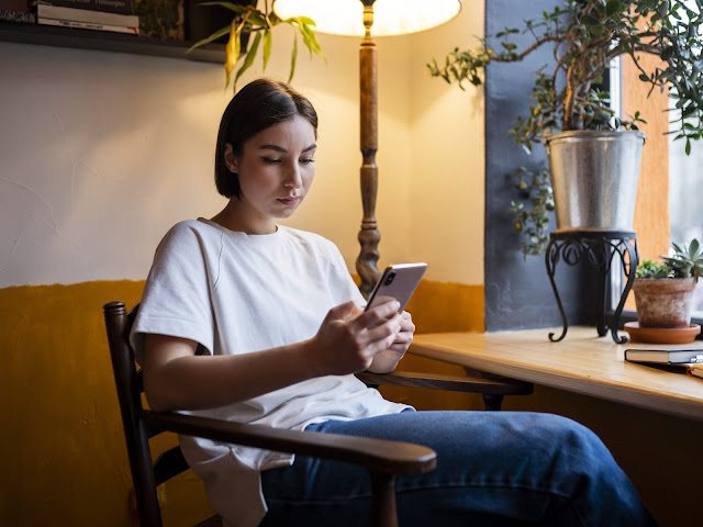 10 Kesalahan Chatting Saat PDKT yang Bikin Ilfeel, Wajib Kamu Hindari!
