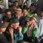 Tangis Keluarga Penumpang Kapal Tenggelam Usai Ditemukan Meninggal dalam Tragedi KMP Tunu Pratama Jaya