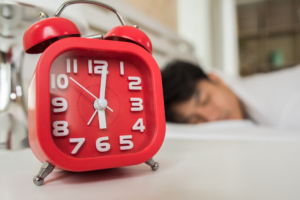 Cara Bangun Pagi Tanpa Alarm untuk Anak Kos: Tips Jitu yang Nggak Bikin Stres