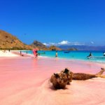Salah Satu Pantai Tercantik di Indonesia yang Wajib Kamu Kunjungi