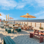 Mau Bersantai dan Menikmati Kuliner Ala Tropis di Dekat Jakarta? Yuk Kunjungi Pantai Aloha Pasir Putih PIK2!