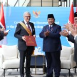 Prabowo Subianto Anugerahkan Tanda Kehormatan kepada Bill Gates di New York
