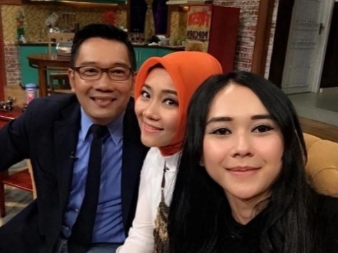 Netizen Tak Henti Mengulik Ridwan Kamil dan Aura Kasih, Dugaan Glamping Jadi Sorotan