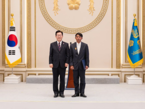 Nelayan Indonesia Sugianto Terima Medali Kehormatan dari Presiden Korea Selatan, Aksi Heroik Selamatkan Lansia Saat Kebakaran Hutan