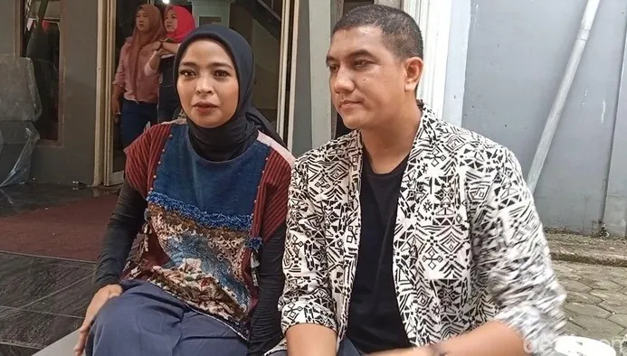 kasus dugaan penipuan miliaran rupiah yang melibatkan nama vokalis Tantri Kotak dan korban lainnya.