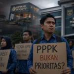 Aksi protes pegawai PPPK di Indonesia yang terancam dirumahkan akibat pergeseran alokasi anggaran daerah.