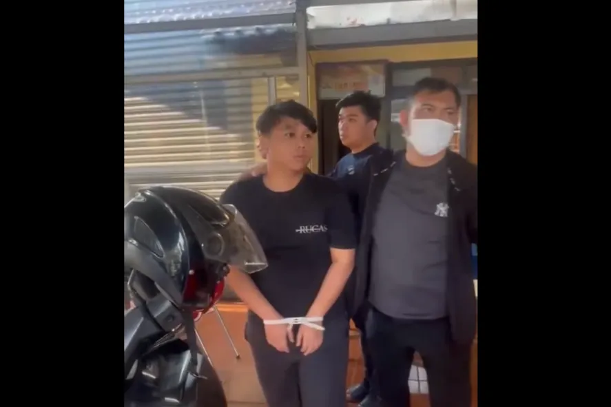Tim siber Polda Jambi saat mengungkap kasus pembobolan rekening nasabah Bank Jambi oleh tiga hacker.