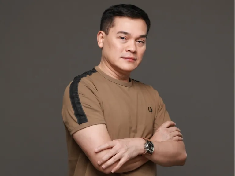 DJ senior Indonesia tampil membawakan album Echoes of the Heart di panggung musik elektronik
