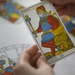 ramalan zodiak paling beruntung dan bersinar dalam astrologi.